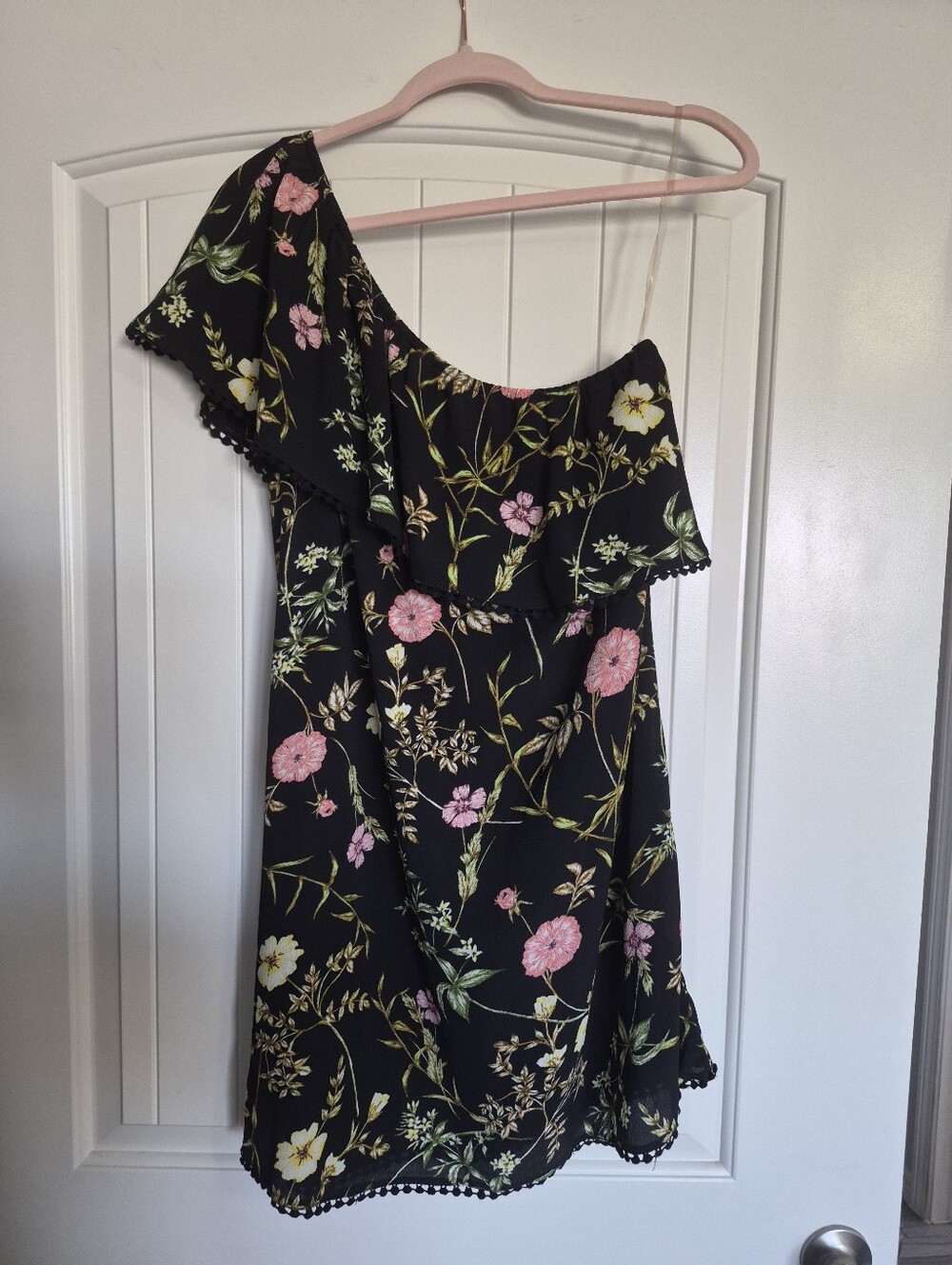 Xhilaration Black Floral One-Shoulder Mini Dress Sz M
